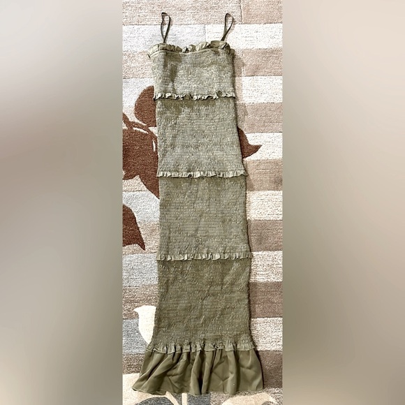 Mable Sleeveless Esme Olive Smocked Tiered Ruffled Midi Dress Bump Friendly ZP1 - Picture 4 of 12